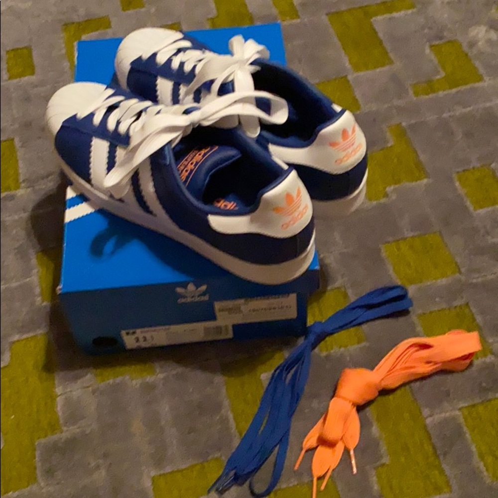 Adidas Men’s Superstar blue/white size 11.5 Shoes